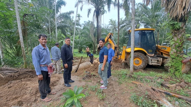 ลงพื้นที่ติดตามการดำเนินงานวางท่อระบายน้ำ
