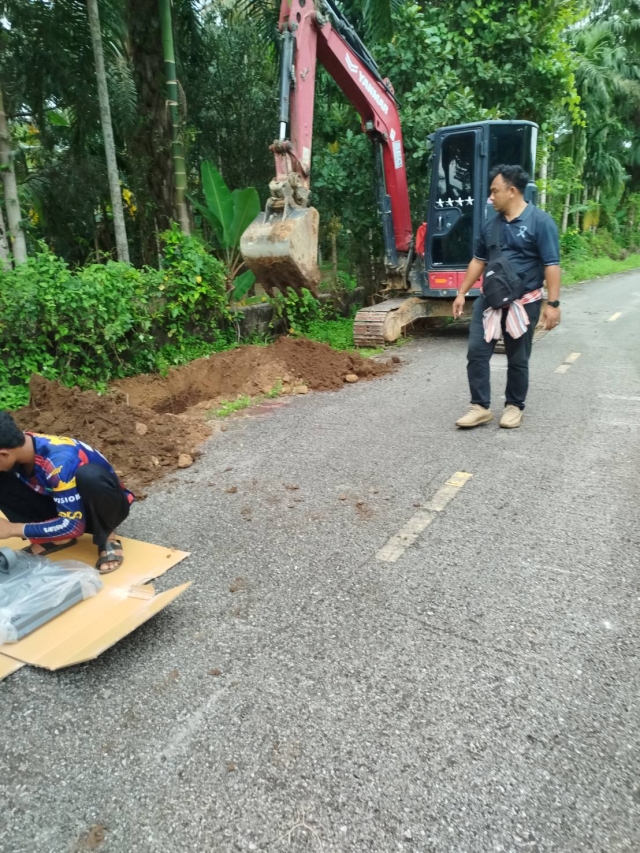 ดำเนินโครงการติดตั้งไฟโซลาร์เซลล์ เพิ่มแสงสว่างในชุมชน