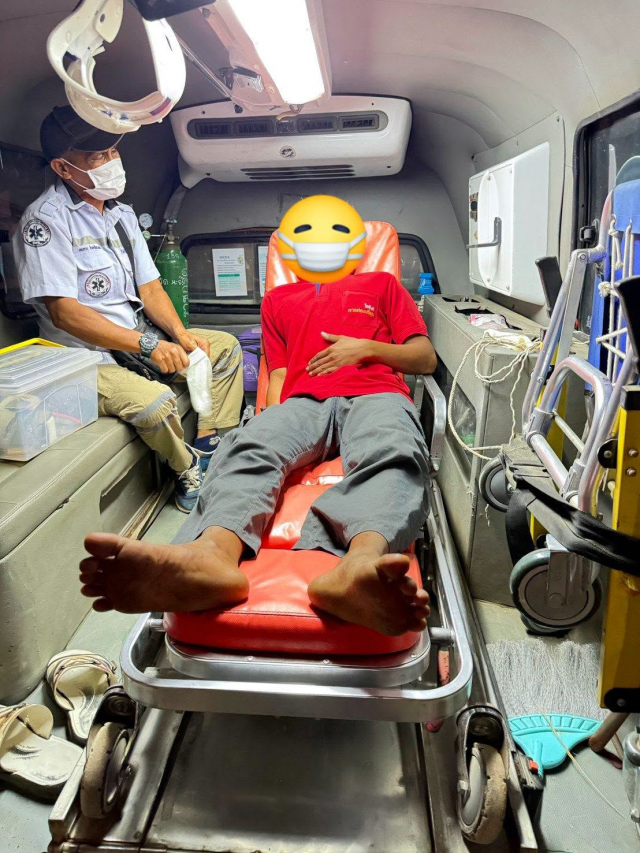 งานป้องกันและบรรเทาสาธารณภัย เทศบาลตำบลราชกรูด ออกรับผู้บาดเจ็บชาย อายุ 19 ปี