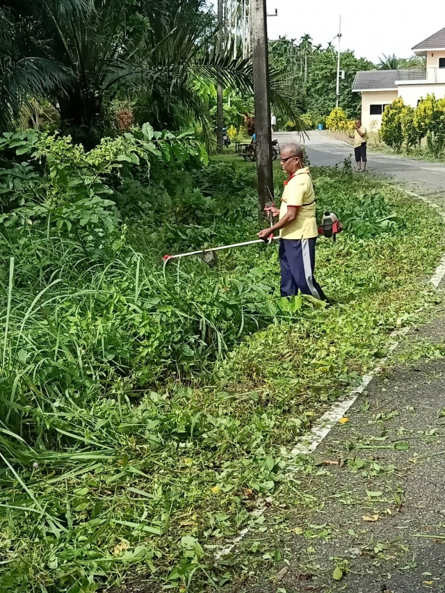 กิจกรรม Big cleaning day บริเวณศูนย์พัฒนาเด็กเล็กนู่ร่นอีหม่าน