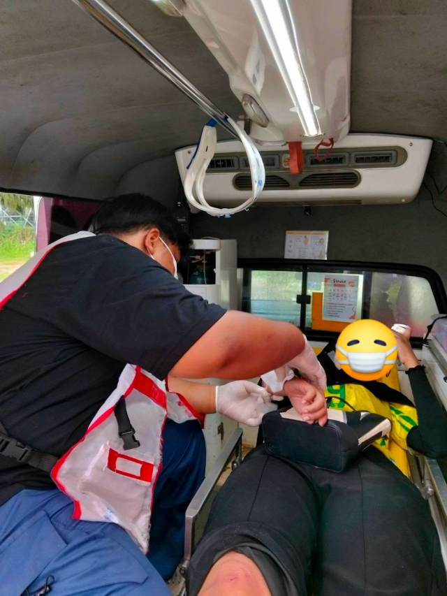 งานป้องกันและบรรเทาสาธารณภัย เทศบาลตำบลราชกรูด ออกรับผู้ป่วยเพศหญิง อายุ 26 ปี