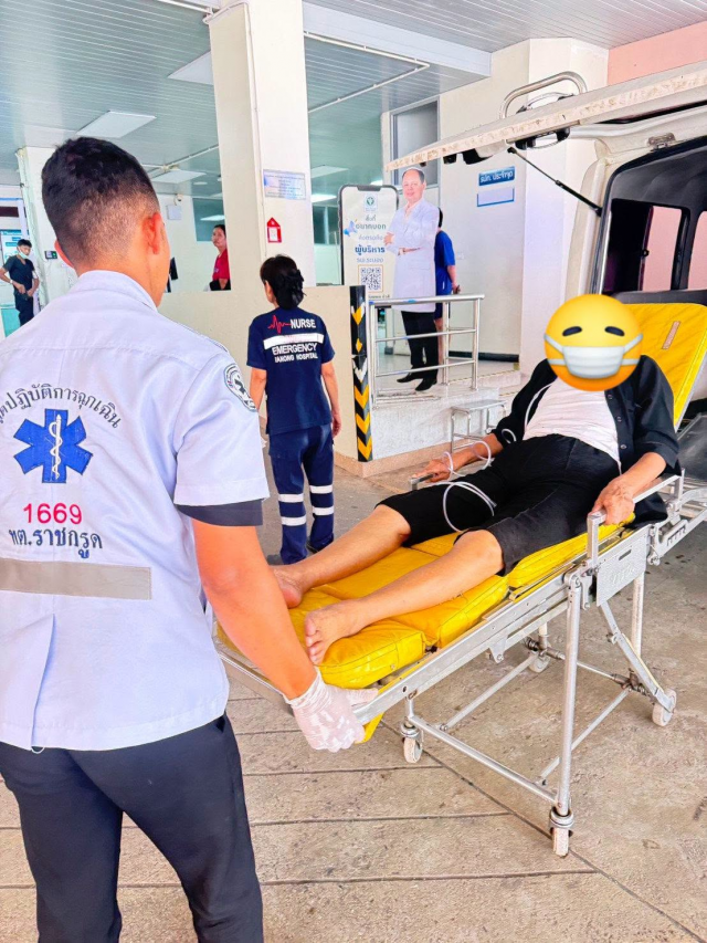 งานป้องกันและบรรเทาสาธารณภัย เทศบาลตำบลราชกรูด ออกรับผู้ป่วยเพศหญิง อายุ 78 ปี