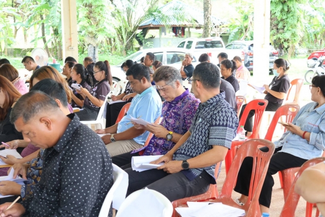 เทศบาลตำบลราชกรูดได้จัดการประชุมคณะกรรมการการพัฒนาท้องถิ่นและประชาคมท้องถิ่น