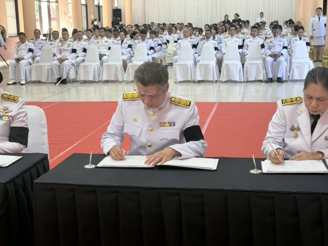 เข้าร่วมพิธีลงนามแสดงความอาลัยและถวายน้ำสรงพระศพ สมเด็จพระเจ้าลูกเธอ เจ้าฟ้าพัชรกิติยาภา