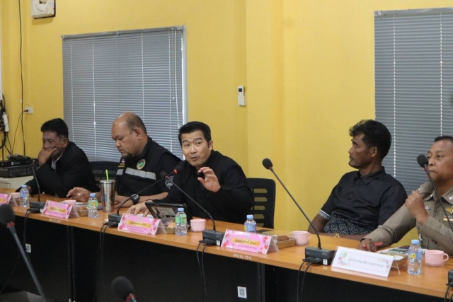 นายกเทศมนตรีตำบลราชกรูดข้าร่วมประชุมเตรียมความพร้อมโครงการวันเด็กแห่งชาติ