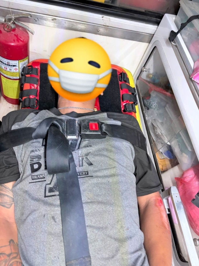 ออกรับผู้ประสบอุบัติเหตุ บริเวณสะพานคลองด่าน บ้านคลองของ หมู่ที่ 6