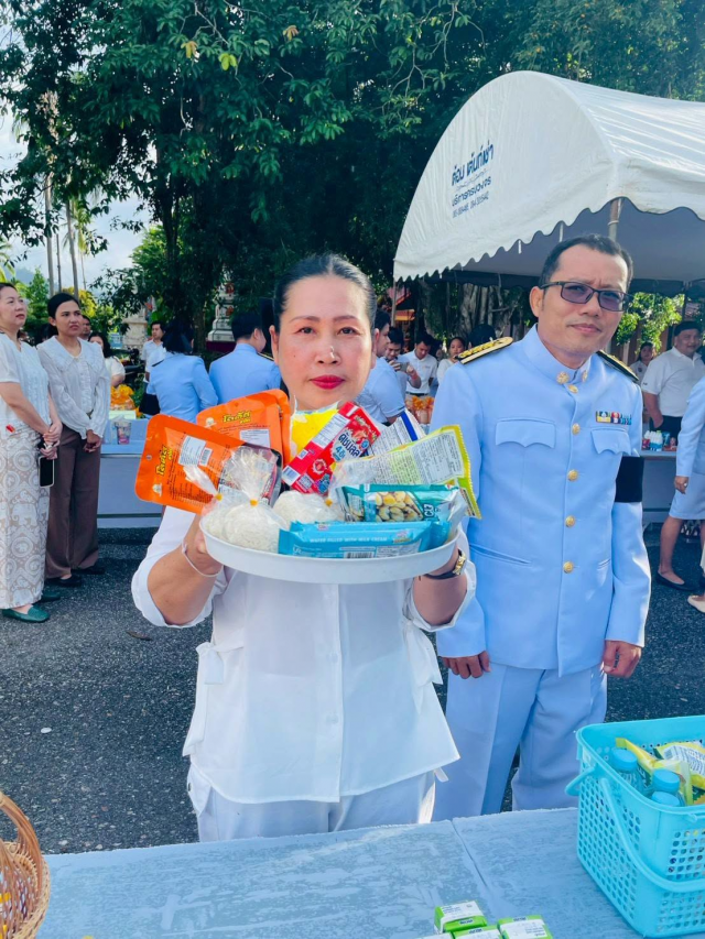 เข้าร่วมพิธีเจริญพระพุทธมนต์และทำบุญตักบาตรถวายพระกุศล เนื่องในโอกาสฉลองพระชนมายุ 99 พรรษา