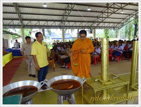 กิจกรรมหล่อเทียนพรรษา 2561