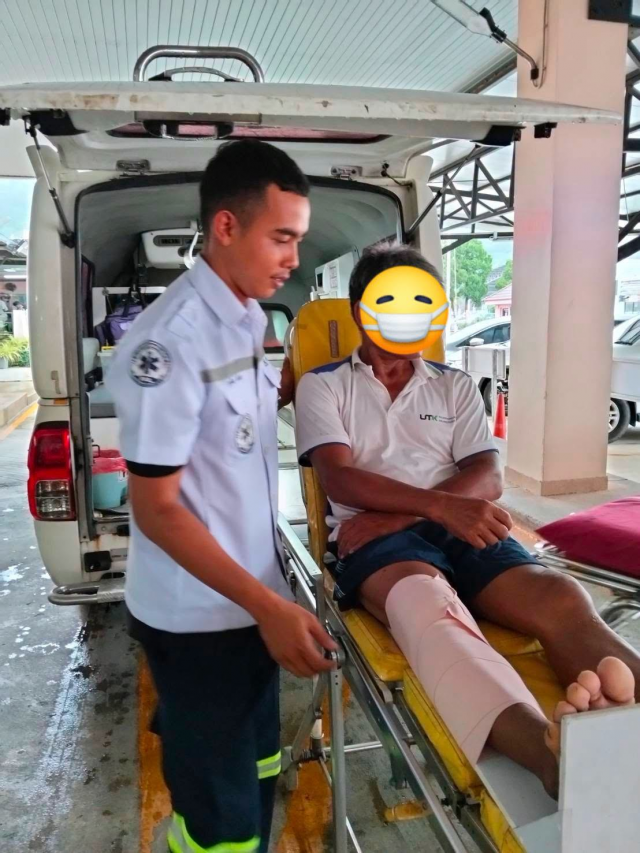 งานป้องกันและบรรเทาสาธารณภัย เทศบาลตำบลราชกรูด ได้รับแจ้งเหตุผู้บาดเจ็บเพศชาย อายุ 61 ปี